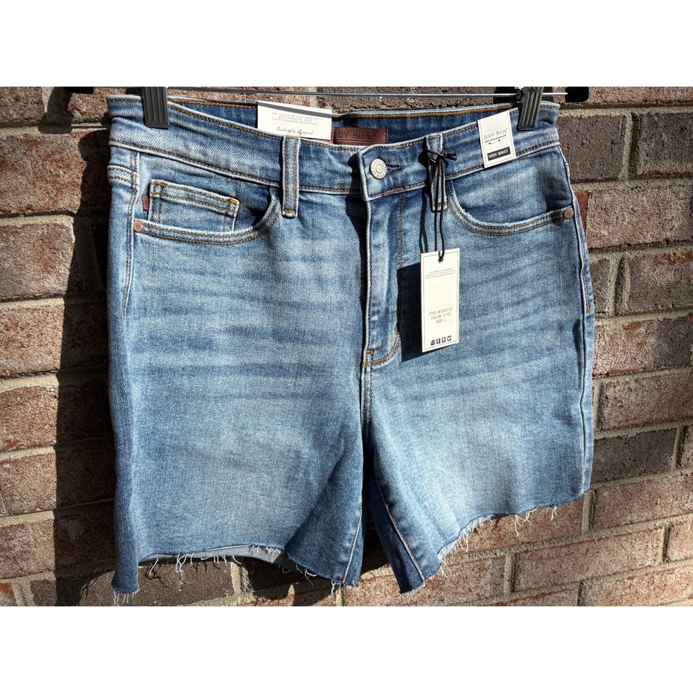 Judy Blue High Rise Light Wash Raw Hem Shorts Large NWT